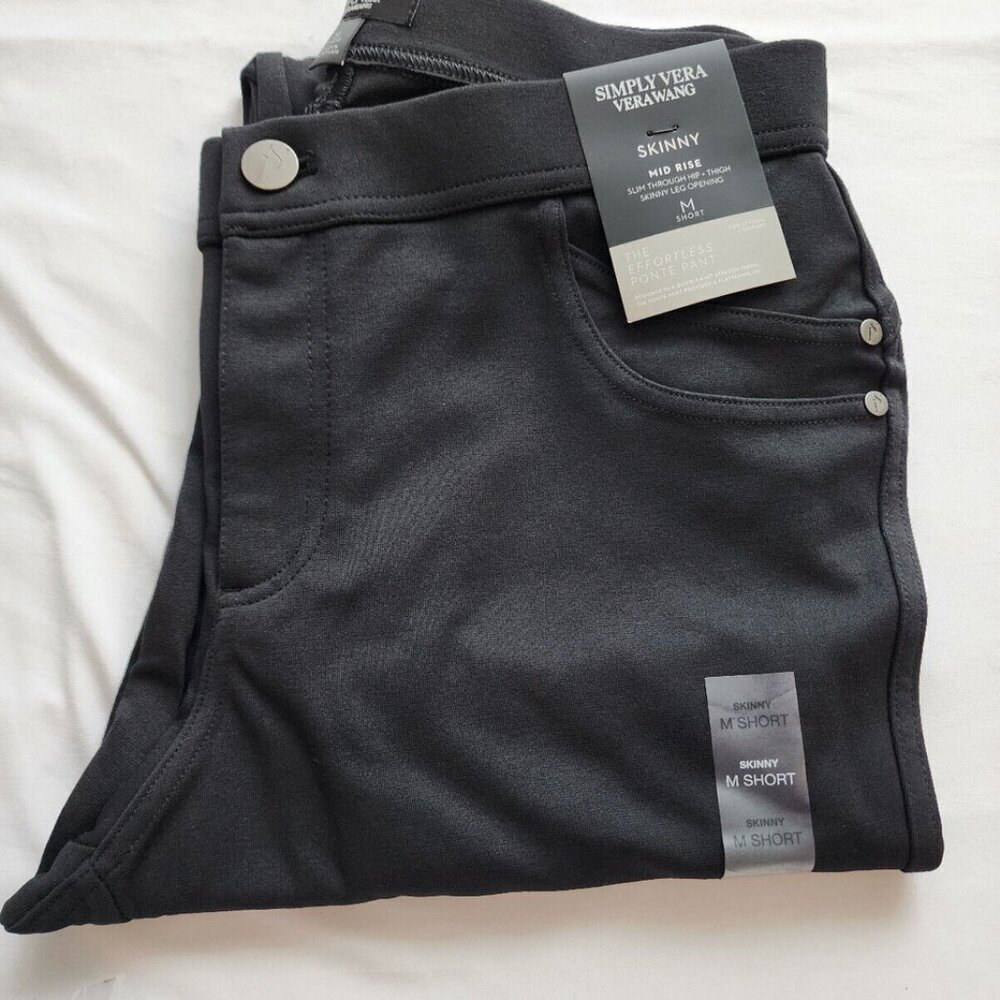 Women's Sz Med Short Skinny Black Ponte Mid Rise NWT Simply Vera Vera Wang Pant